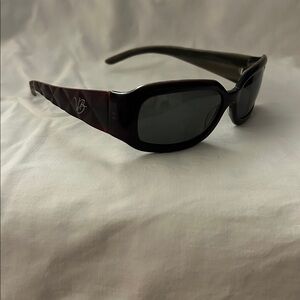 Vera Bradley Stylish Black/ Burgundy Sunglasses